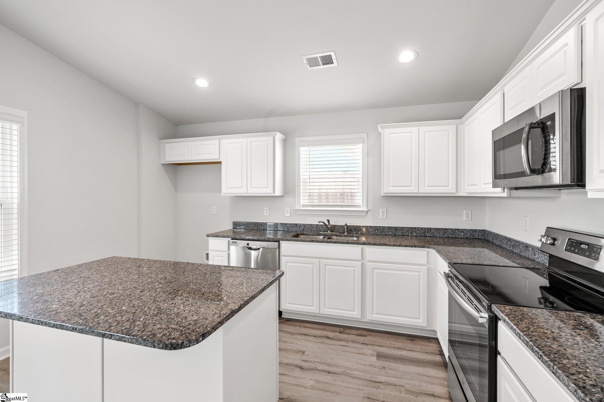 937 Knl Rdg Way Inman, SC 29349 - Photo 9 of 35
