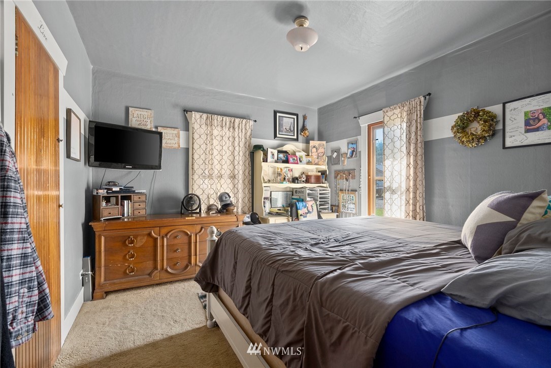 4414 Willapa Road Raymond, WA 98577 - Photo 6 of 24 Gallery Image 6
