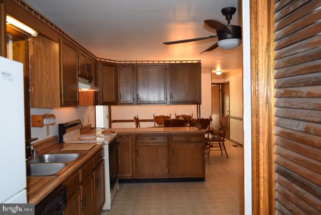 217 Towpath Road Duncannon, PA 17020 - Photo 10 of 48 Kitchen