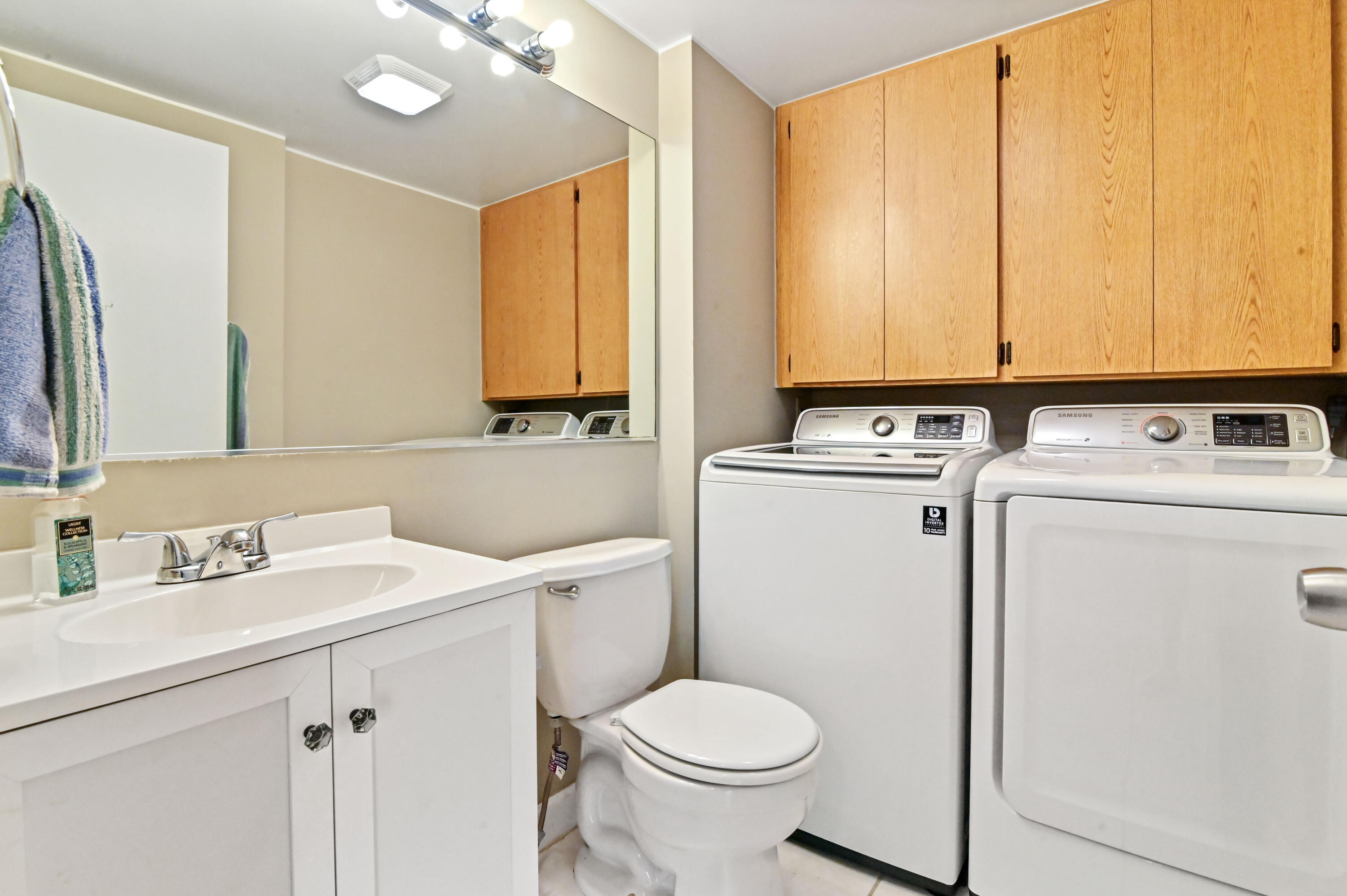 6927 69th Way West Palm Beach, FL 33407 - Photo 13 of 28 13 laundry room 01