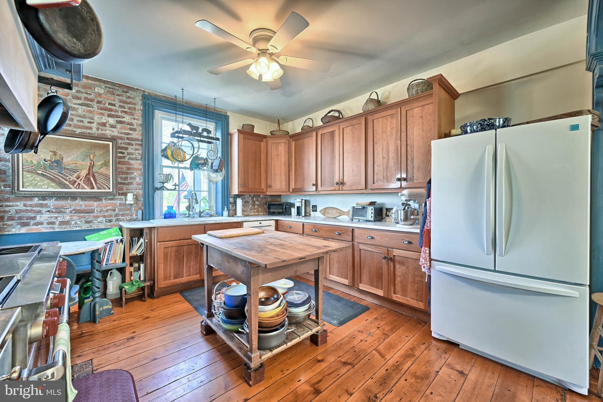 385 Springview Road Carlisle, PA 17015 - Photo 4 of 49