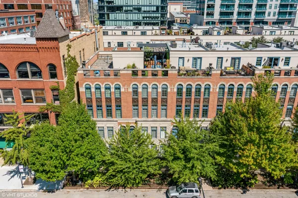 $1,250,000 | 362 West Huron Street, Unit B, Chicago, IL 60654