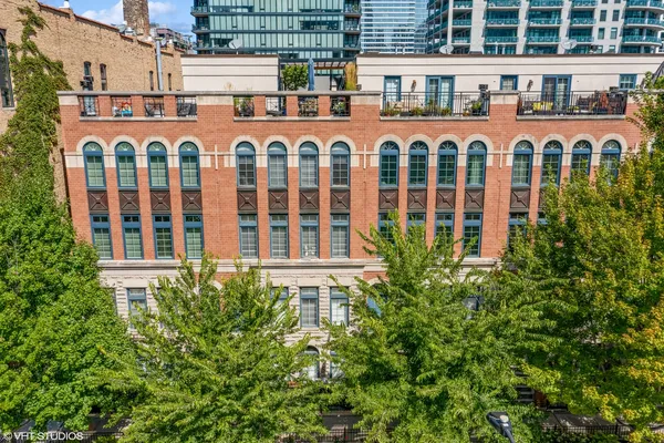 $1,250,000 | 362 West Huron Street, Unit B, Chicago, IL 60654