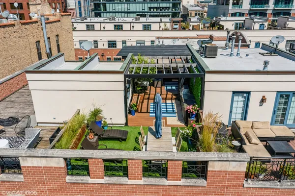 $1,250,000 | 362 West Huron Street, Unit B, Chicago, IL 60654