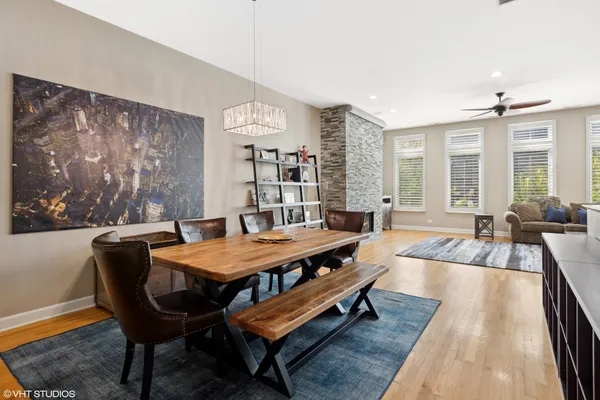 $1,250,000 | 362 West Huron Street, Unit B, Chicago, IL 60654