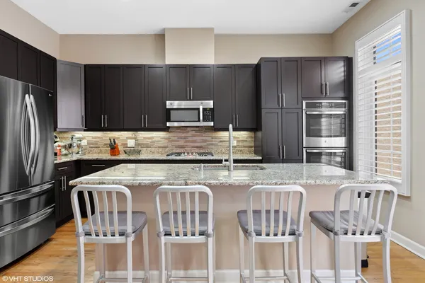 $1,250,000 | 362 West Huron Street, Unit B, Chicago, IL 60654