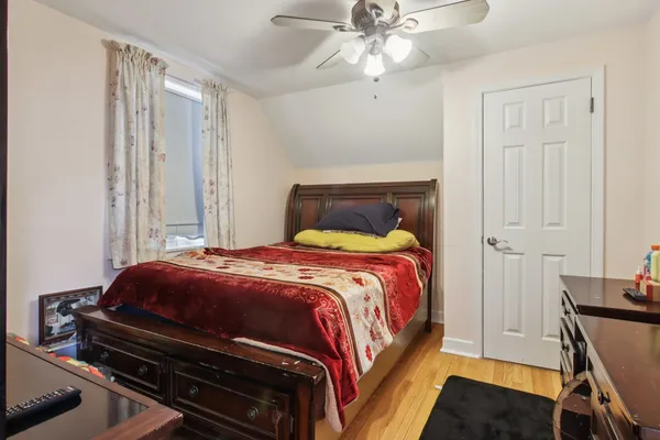 $450,000 | 3940 North Paris Avenue, Chicago, IL 60634