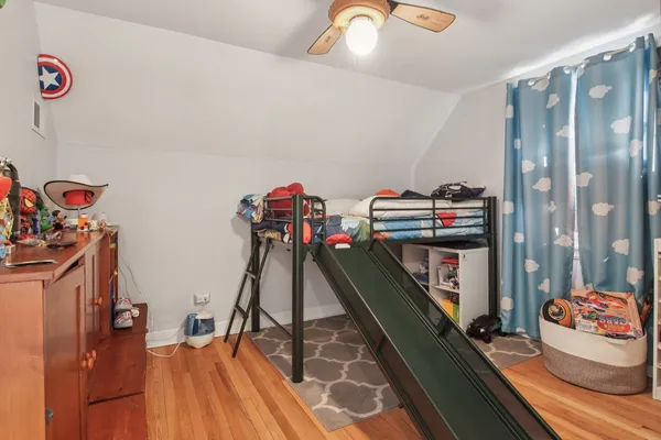 $450,000 | 3940 North Paris Avenue, Chicago, IL 60634