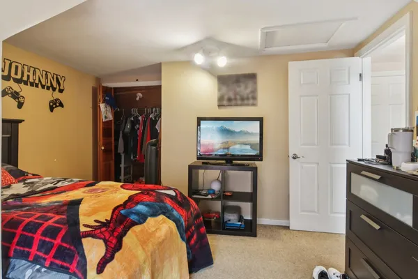 $450,000 | 3940 North Paris Avenue, Chicago, IL 60634