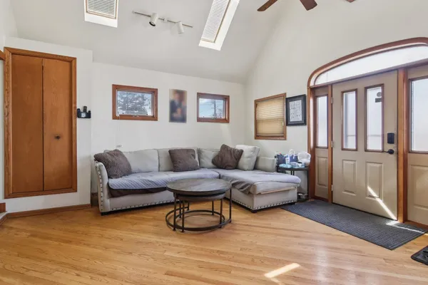 $450,000 | 3940 North Paris Avenue, Chicago, IL 60634