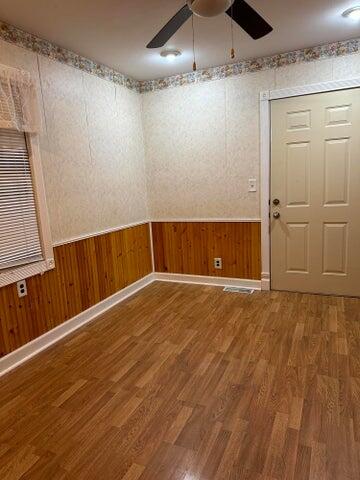 16393 Hendricks Street Lowell, IN 46356 - Photo 9 of 11 360x480