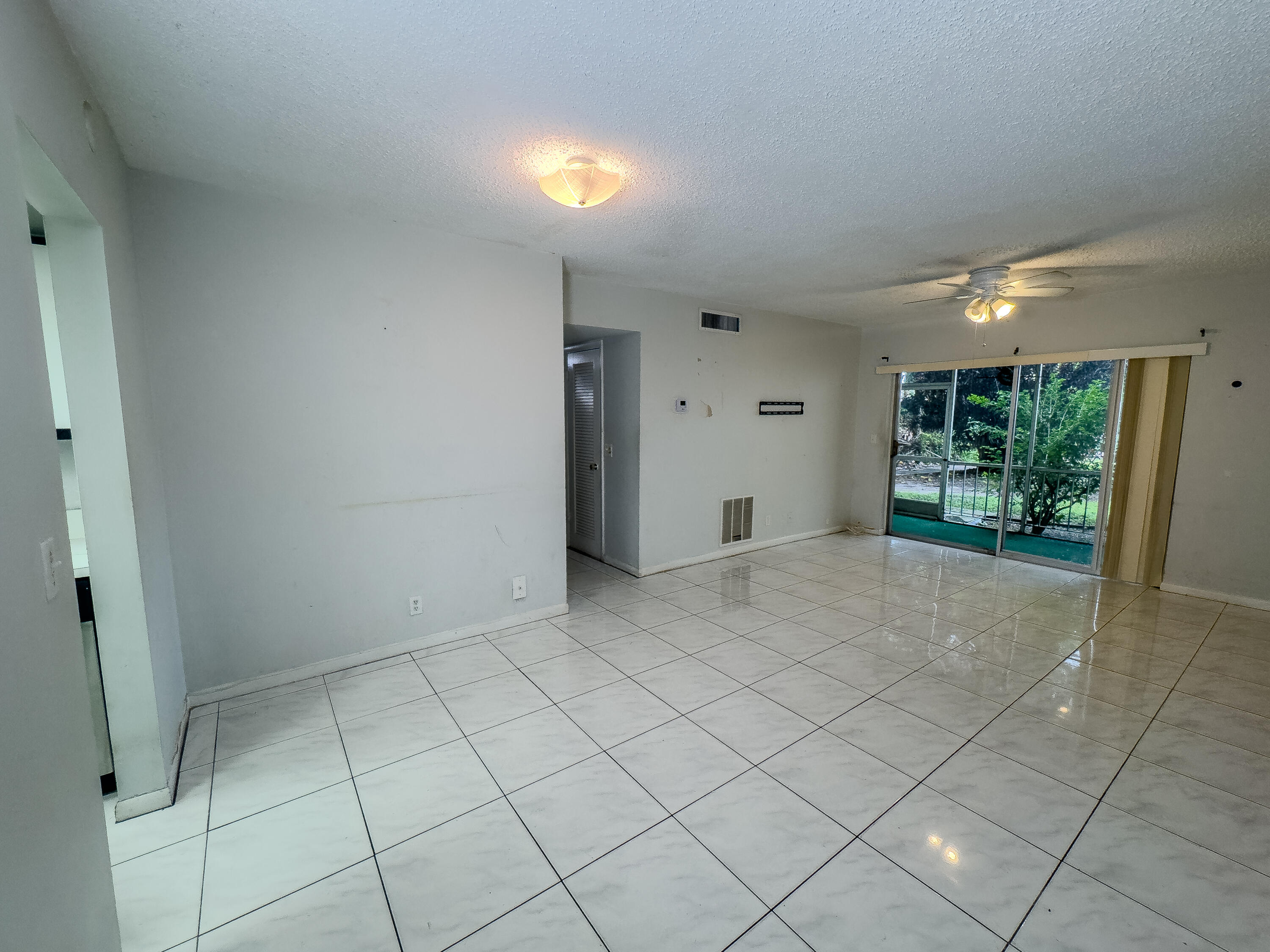 632 Northwest 13th Street, Unit 180 Boca Raton, FL 33486 - Photo 3 of 23 © Tonia Montanari