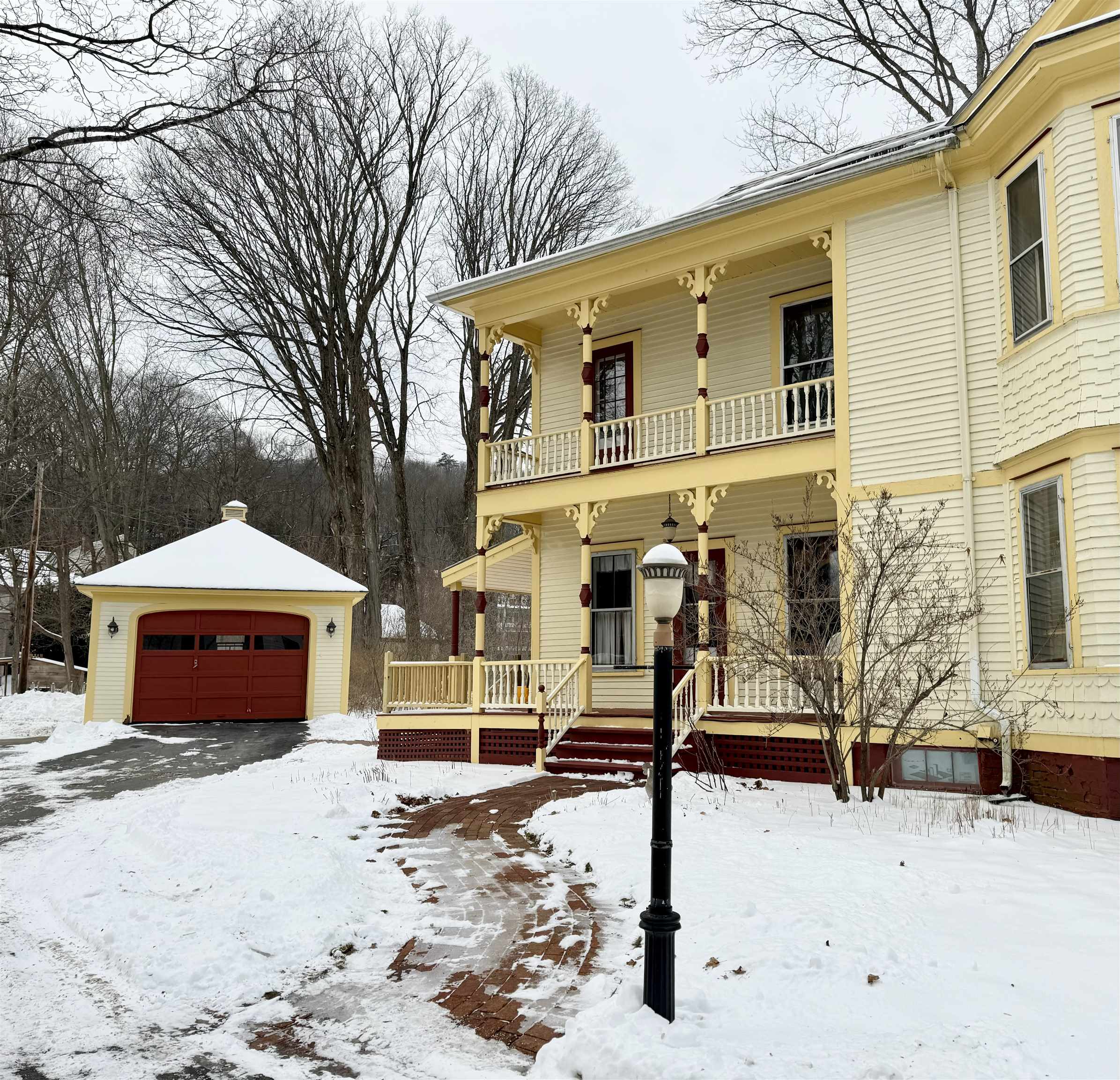 44 Atkinson Street Rockingham, VT 05101 - Photo 2 of 39