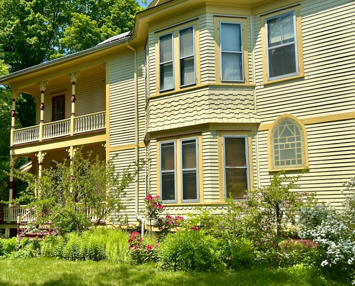 44 Atkinson Street Rockingham, VT 05101 - Photo 5 of 39