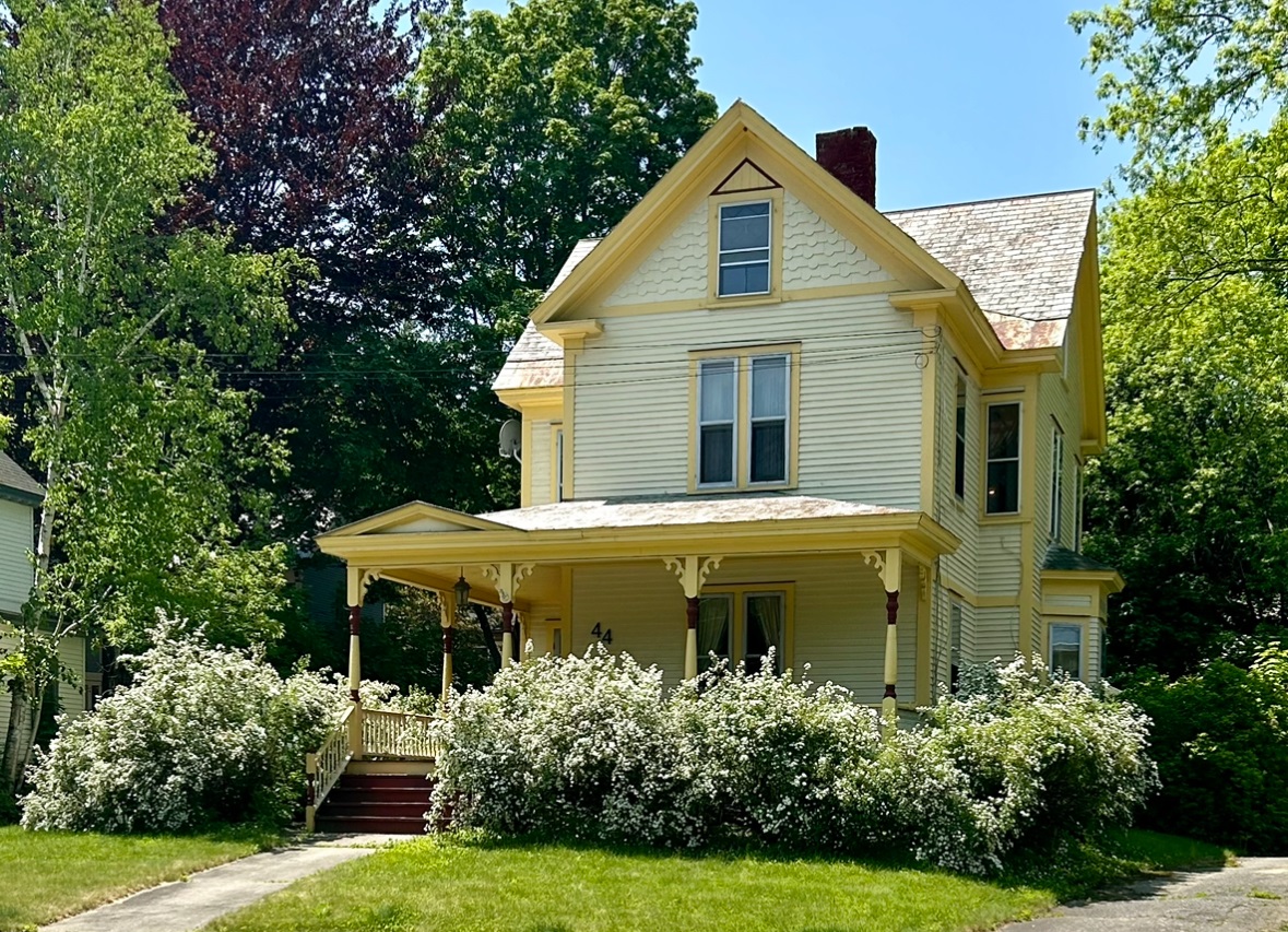 44 Atkinson Street Rockingham, VT 05101 - Photo 6 of 39