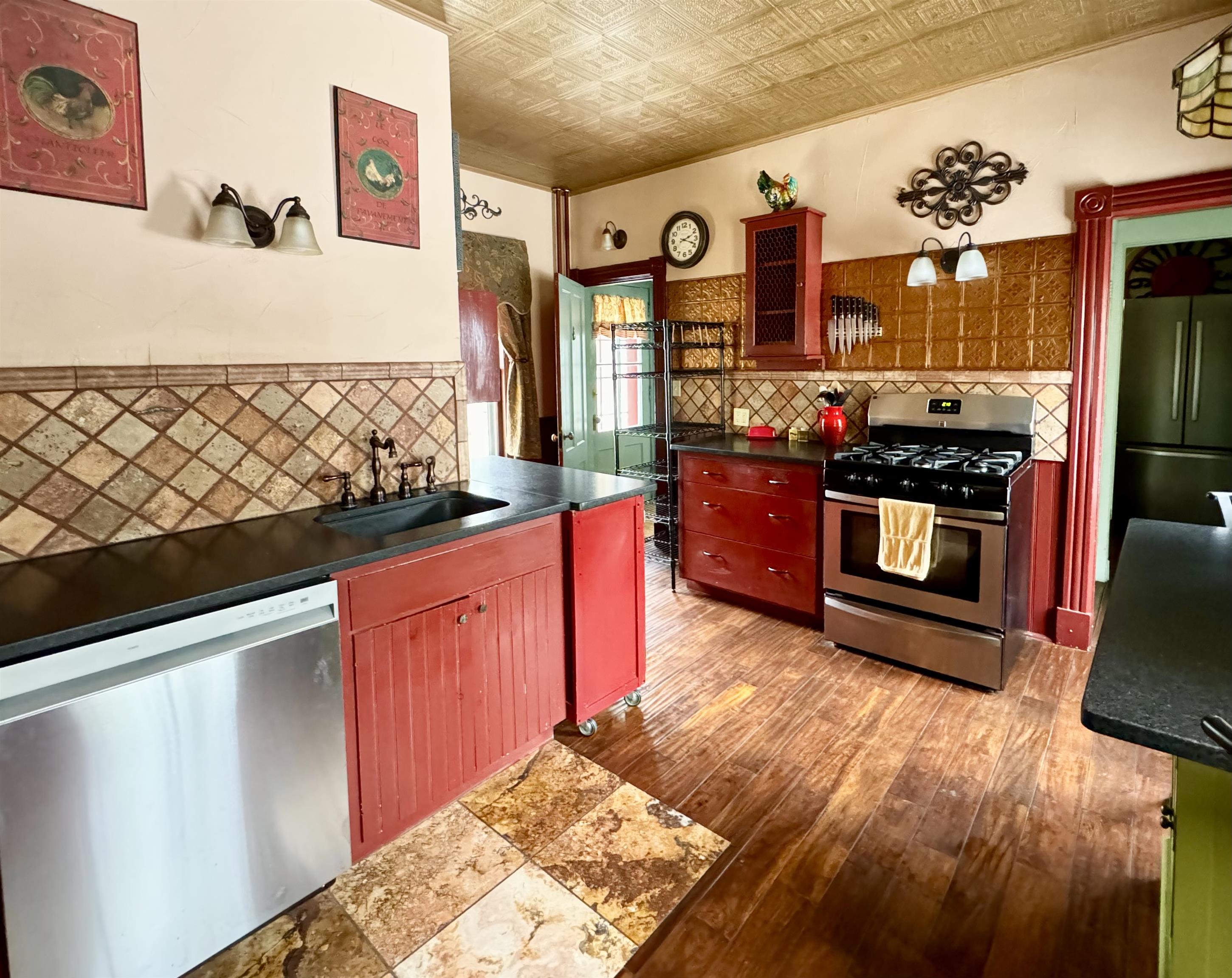 44 Atkinson Street Rockingham, VT 05101 - Photo 7 of 39