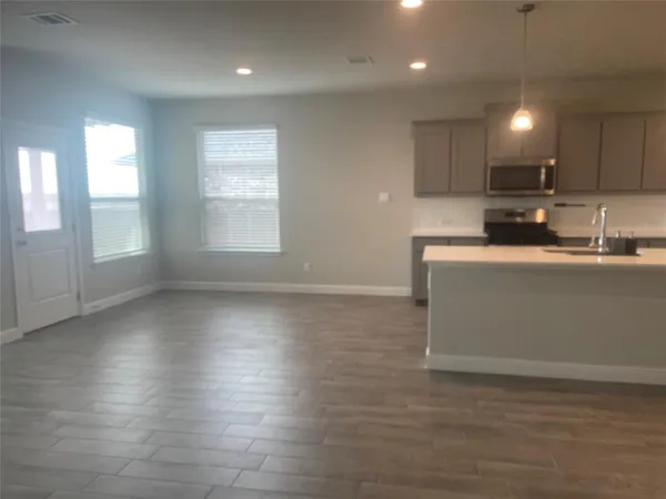 $2,250 | 135 Lunayena Road, Rhome, TX 76078