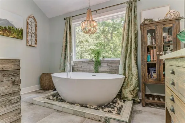 $899,000 | 400 Racehorse Drive, Summerville, GA 30747