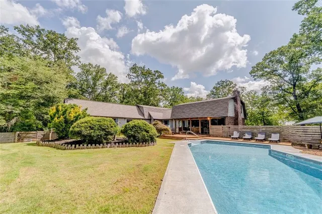 $899,000 | 400 Racehorse Drive, Summerville, GA 30747