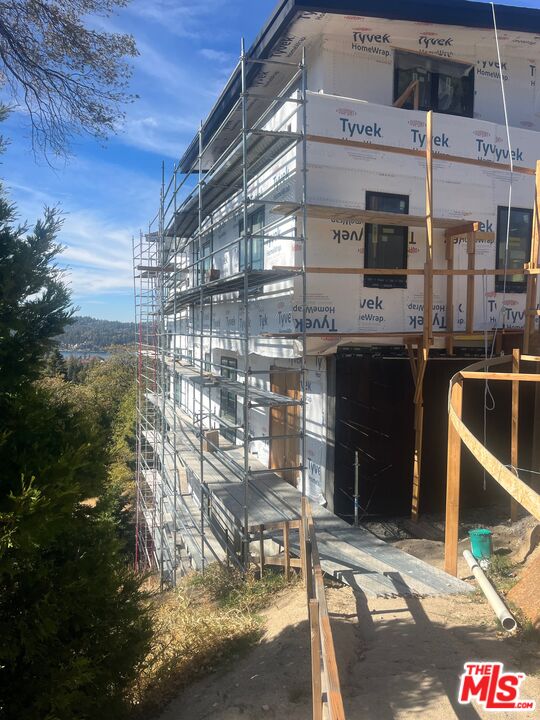 196 Mill Pond Road Lake Arrowhead, CA 92352 - Photo 24 of 36 a picture of city view