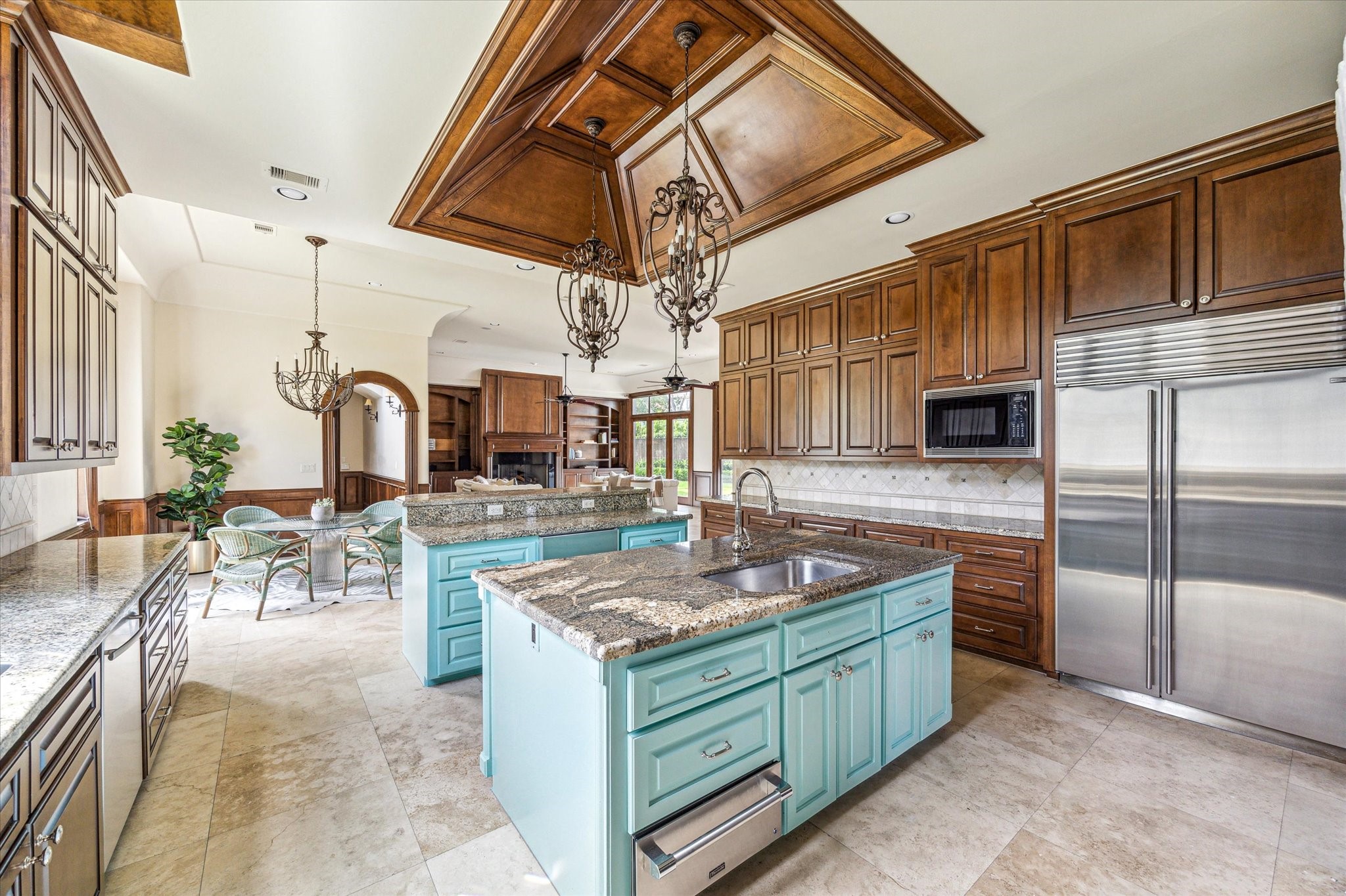 5303 Longmont Drive Houston, TX 77056 - Photo 25 of 50 a kitchen with lots of counter top space