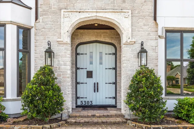 $2,995,000 | 5303 Longmont Drive, Houston, TX 77056