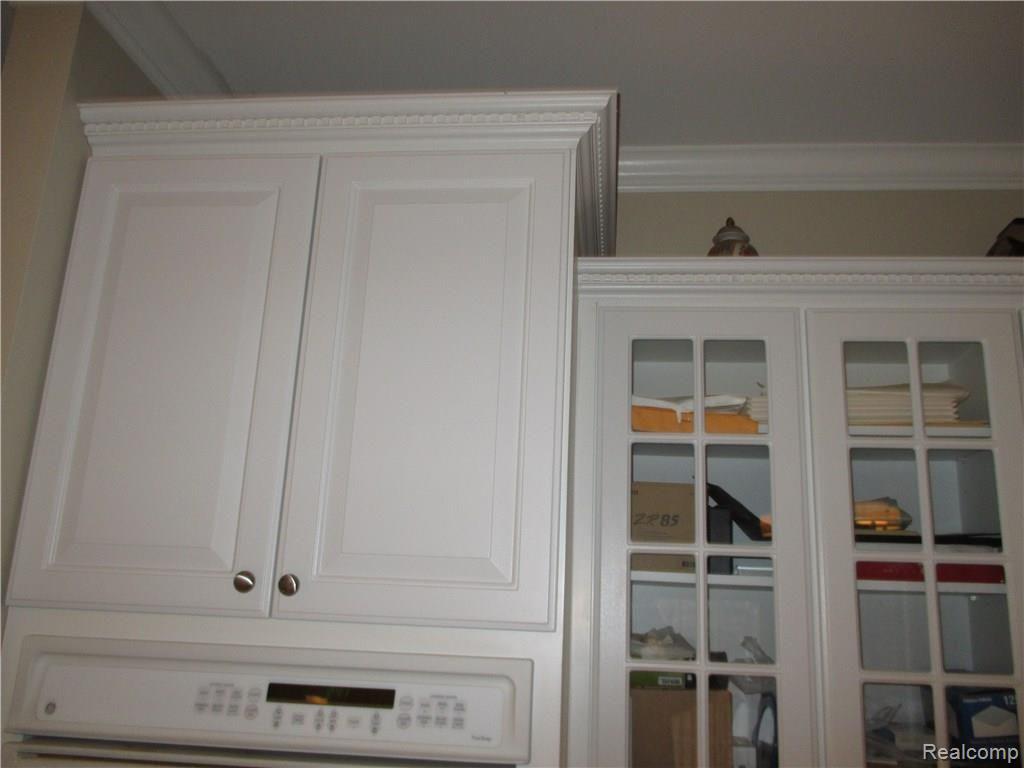 3739 Woodmonte Drive Rochester, MI 48306 - Photo 12 of 42 IMG_2083.JPG