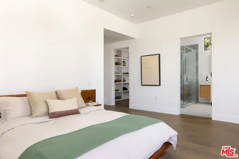 $2,395,000 | 1927 18th Street, Unit C, Santa Monica, CA 90404