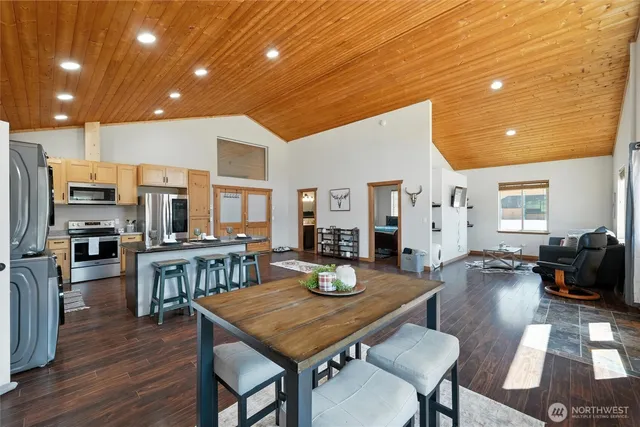 $3,100,000 | 15729 365th Avenue Southeast, Sultan, WA 98294