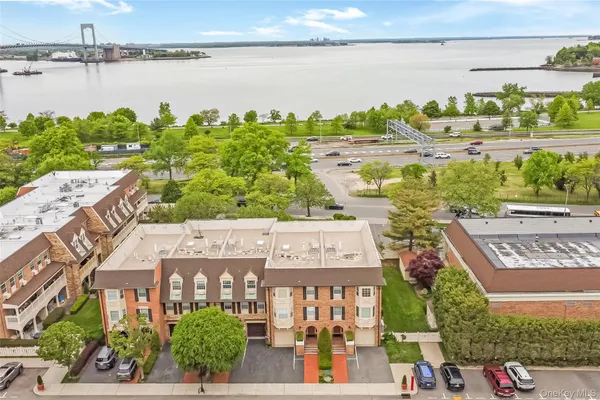 $848,000 | 207-25 Darren Drive, Unit 1804 | Bay Terrace