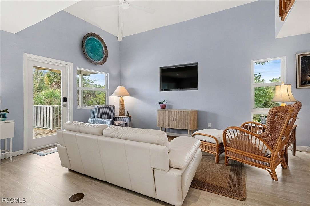 400 Rabbit Road Sanibel, FL 33957 - Photo 6 of 34