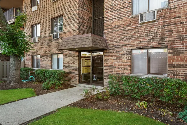 $225,000 | 3617 Central Avenue East, Unit 201, Glenview, IL 60025