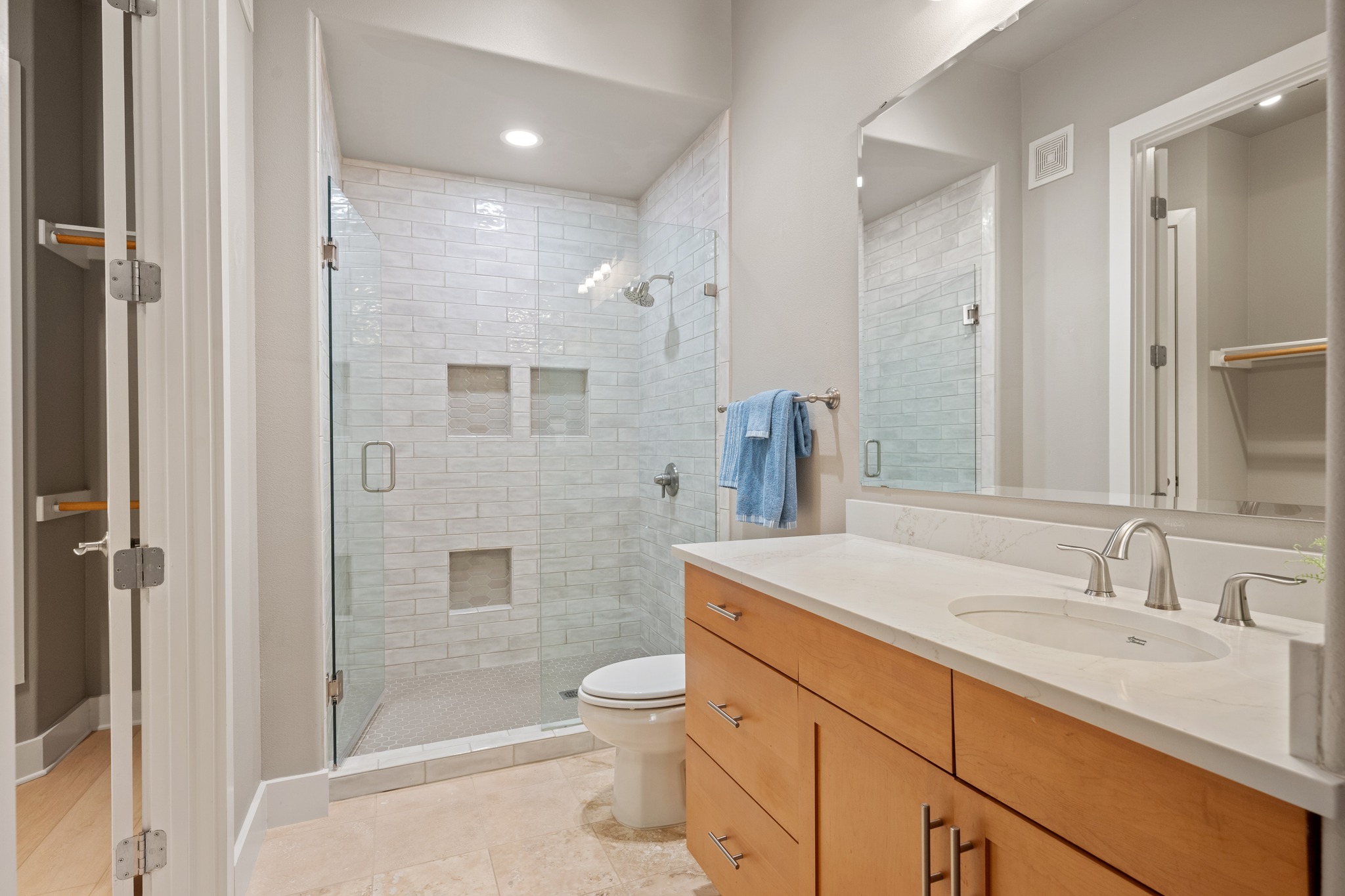 2216 Thornton Road, Unit 210 Austin, TX 78704 - Photo 18 of 27