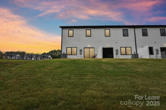 a front view of house with yard