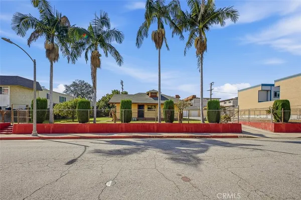 $4,700 | 209 1/2 North Monterey Street, Alhambra, CA 91801