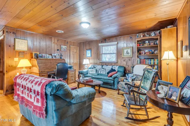 $650,000 | 1934 Old Walnut Lane, Jefferson City, TN 37760