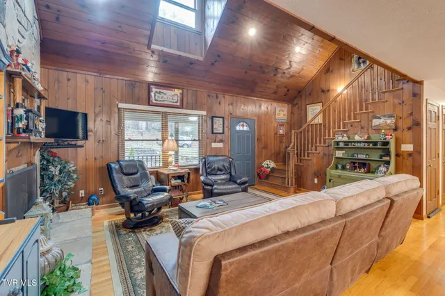 $650,000 | 1934 Old Walnut Lane, Jefferson City, TN 37760