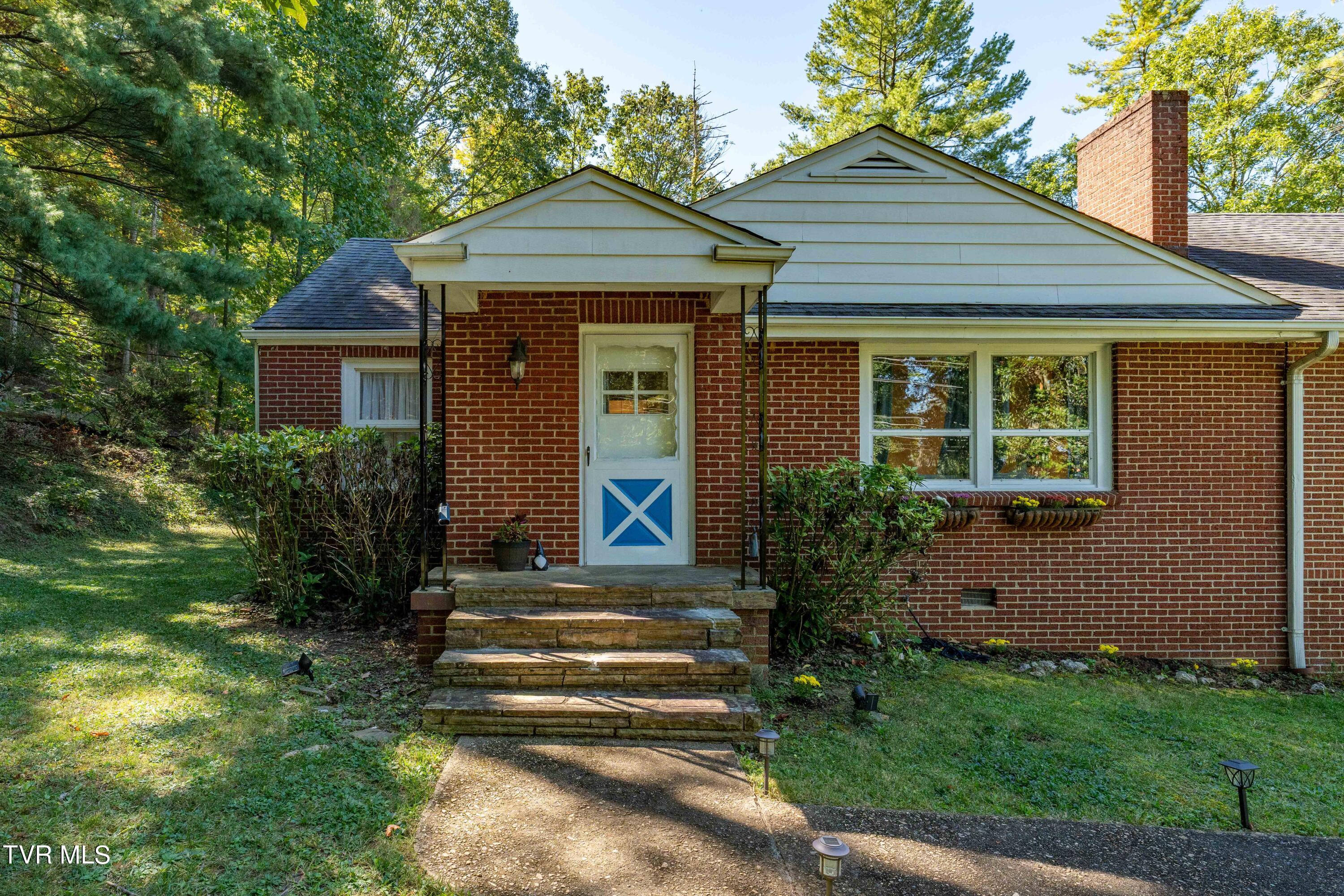 3901 Ridge Line Drive Kingsport, TN 37664 - Photo 1 of 37 3901 Ridgeline Drive (6 of 49)