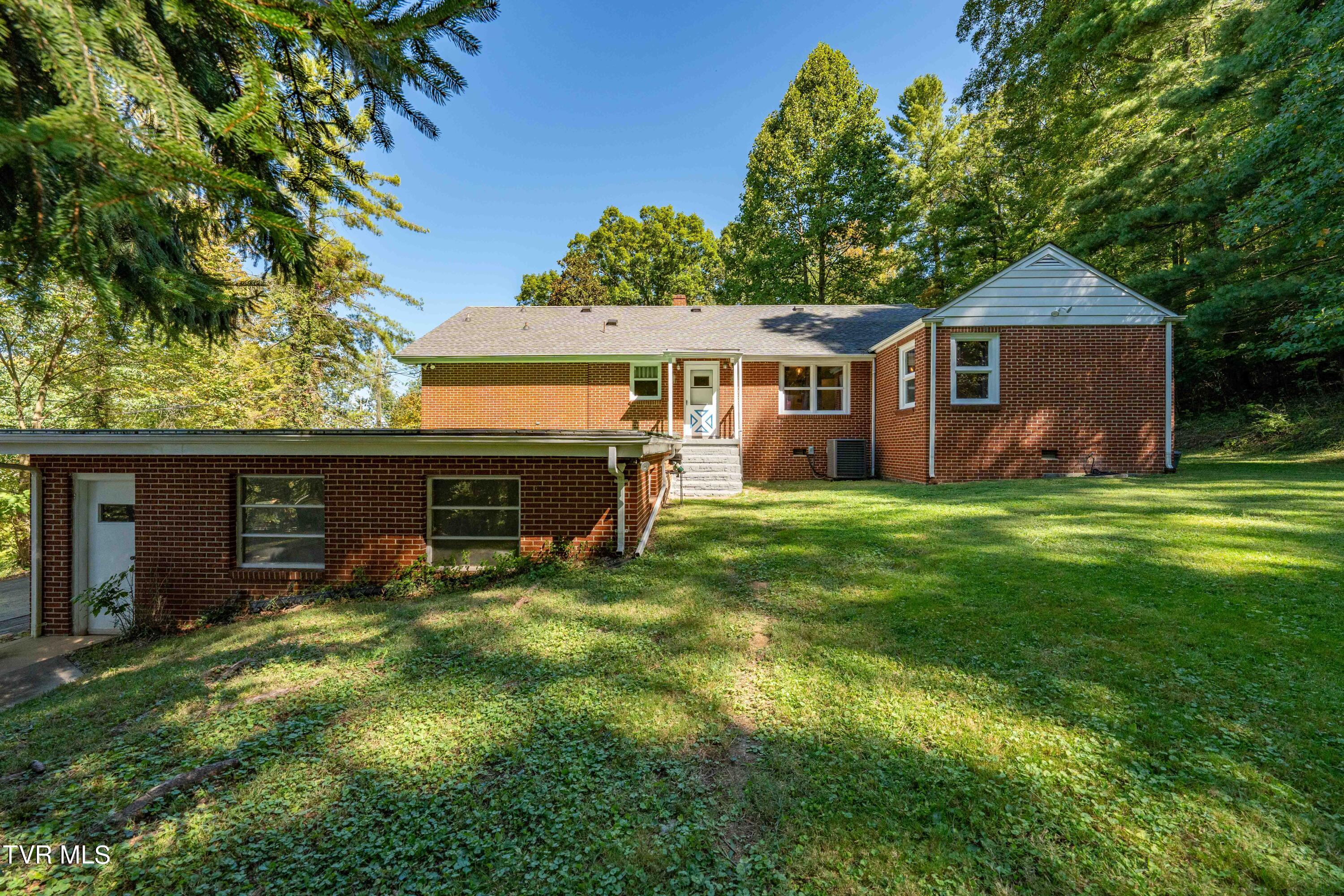 3901 Ridge Line Drive Kingsport, TN 37664 - Photo 31 of 37 3901 Ridgeline Drive (13 of 49)