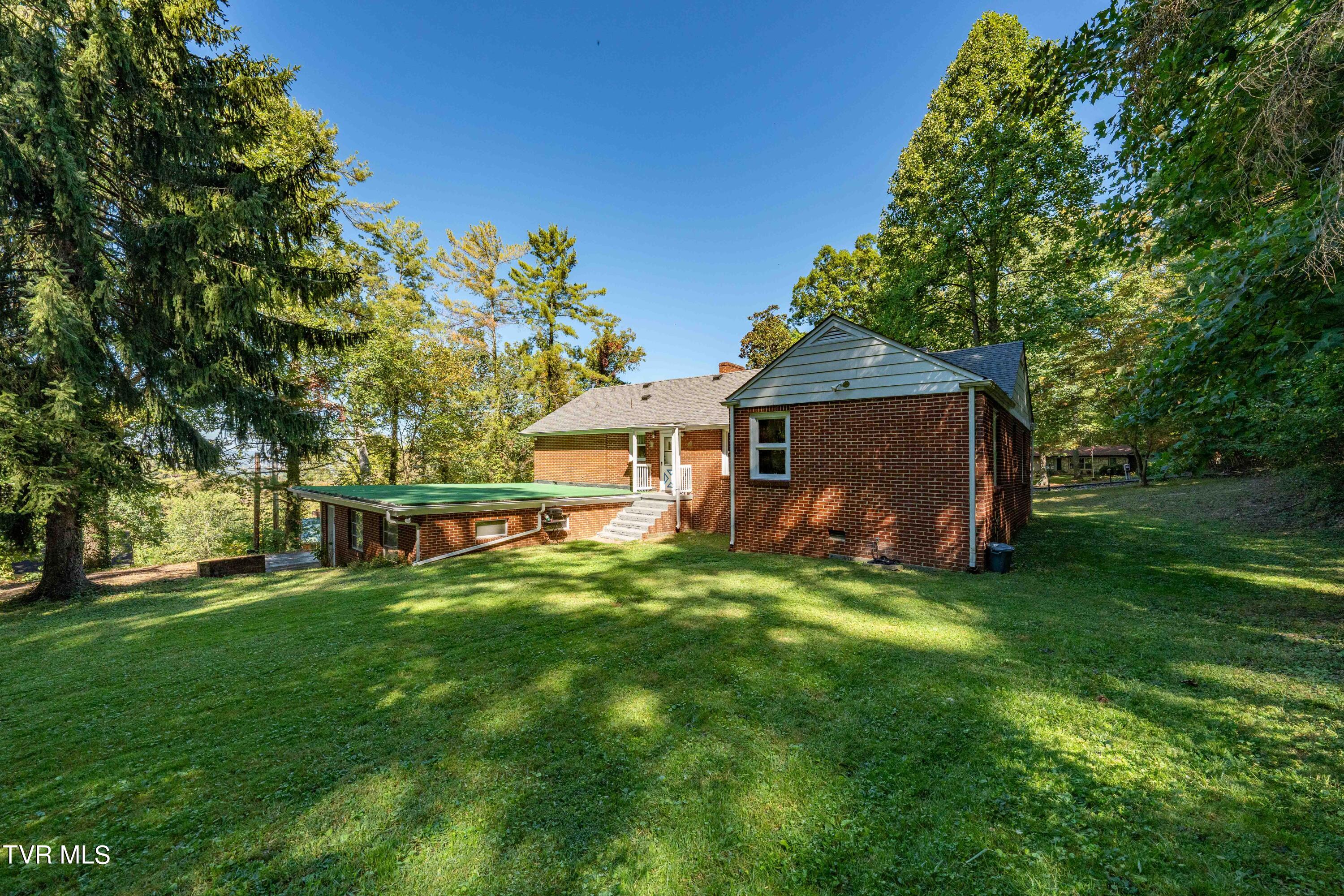 3901 Ridge Line Drive Kingsport, TN 37664 - Photo 32 of 37 3901 Ridgeline Drive (14 of 49)