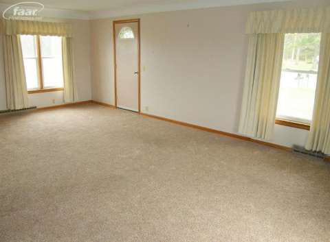 7550 Chesaning Road Chesaning, MI 48616 - Photo 6 of 14 20398878-5.JPG
