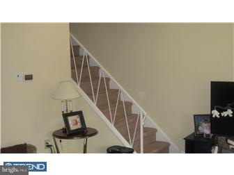 11720 Telfair Road Philadelphia, PA 19154 - Photo 4 of 9 Living Room
