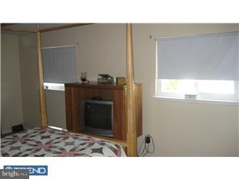 11720 Telfair Road Philadelphia, PA 19154 - Photo 6 of 9 Bedroom - Main