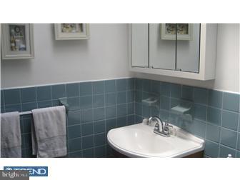 11720 Telfair Road Philadelphia, PA 19154 - Photo 8 of 9 Bathroom