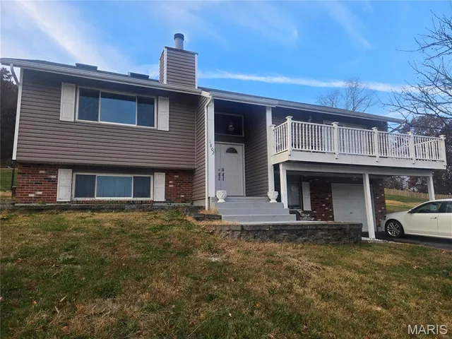 $300,000 | 1802 Deer Run Trail, Pacific, MO 63069