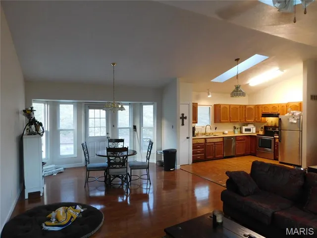 $289,000 | 1802 Deer Run Trail, Pacific, MO 63069