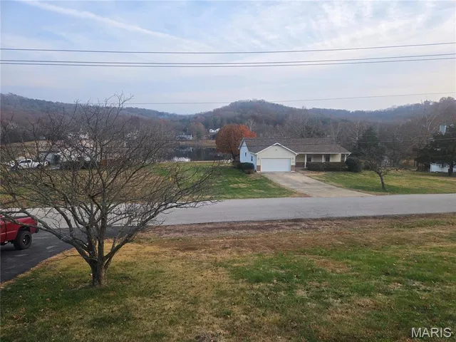 $300,000 | 1802 Deer Run Trail, Pacific, MO 63069