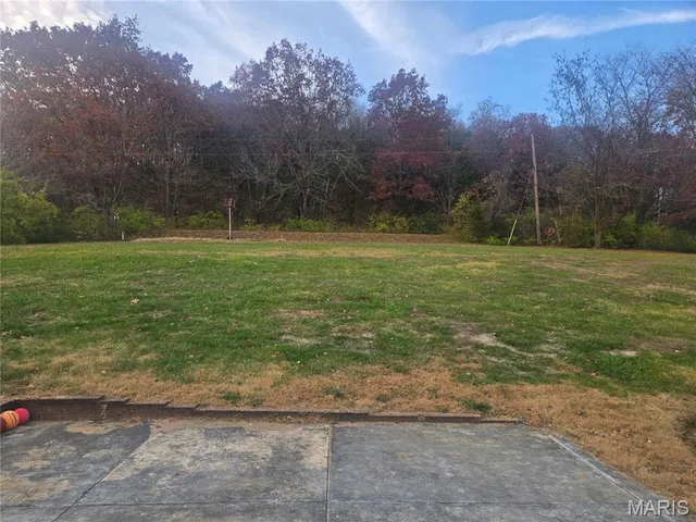 $300,000 | 1802 Deer Run Trail, Pacific, MO 63069