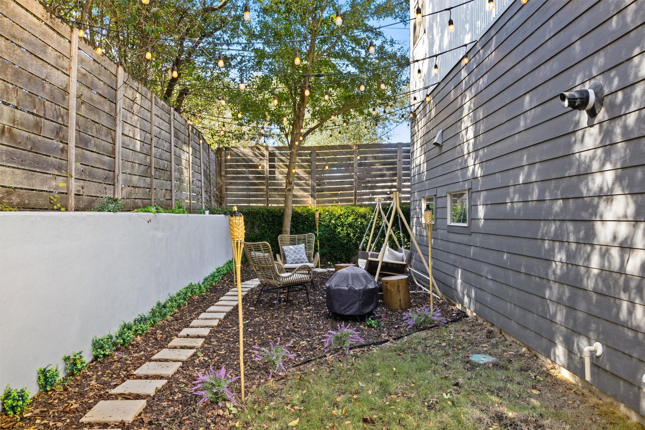 3504 Clawson Road, Unit 7 Austin, TX 78704 - Photo 22 of 26 Fenced yard featuring a patio area