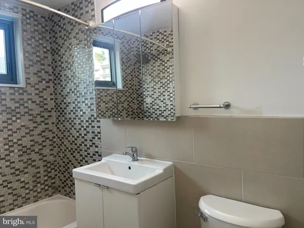 $2,200 | 1200 South Arlington Ridge Road, Unit 607, Arlington, VA 22202